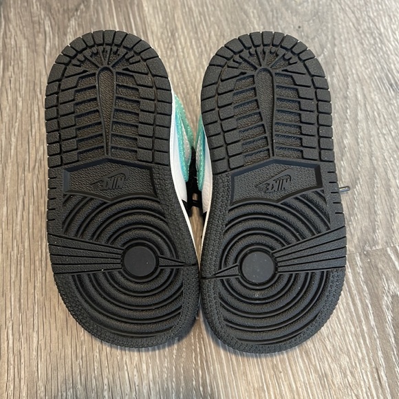 SOLD Tropical Blue Jordan 1 5c - Picture 2 of 4